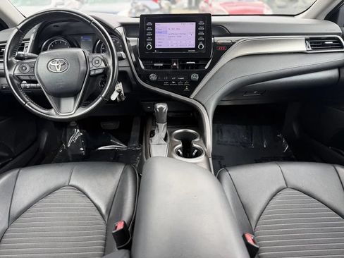 Used 2021 Toyota Camry SE FWD image 11