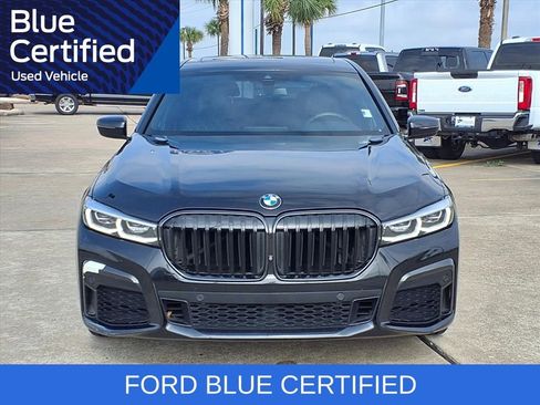 Used 2021 BMW 740i w/ M Sport Package RWD image 6