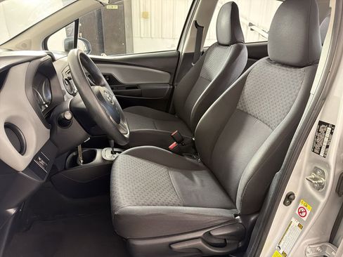 Used 2017 Toyota Yaris L w/ Carpet Mat Package image 5
