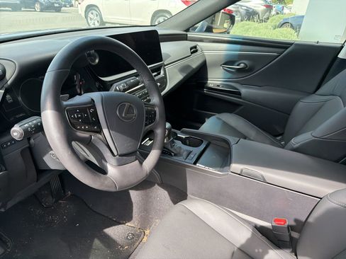 Used 2023 Lexus ES 350 w/ Premium Package image 5