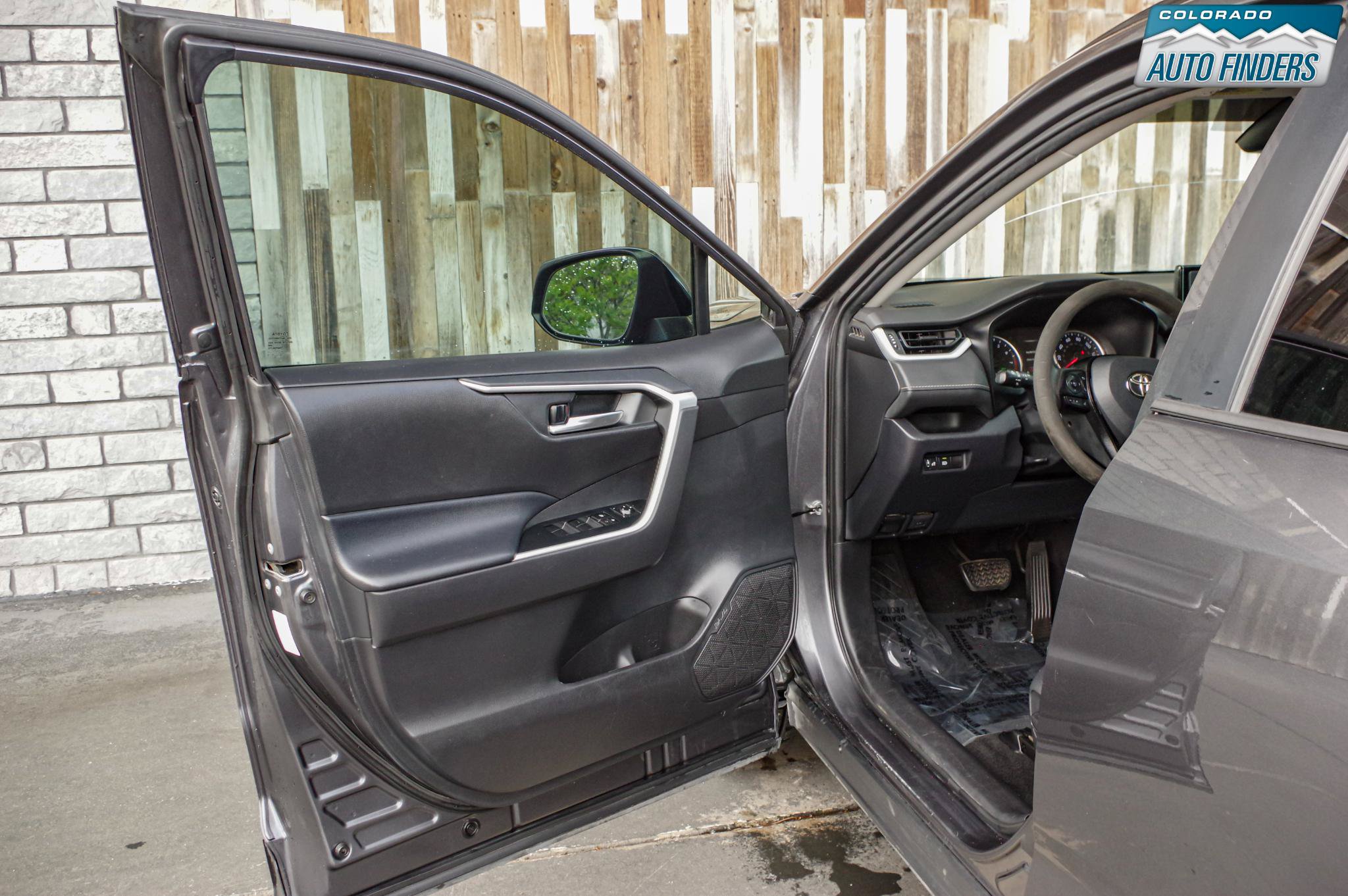 Used 2020 Toyota RAV4 XLE AWD/4WD image 10