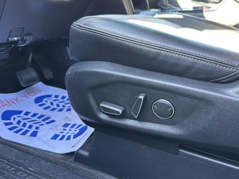 Certified 2017 Ford Explorer XLT w/ Equipment Group 202A image 11