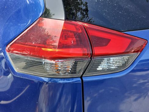 Used 2018 Nissan Rogue SL w/ Premium Package FWD image 27