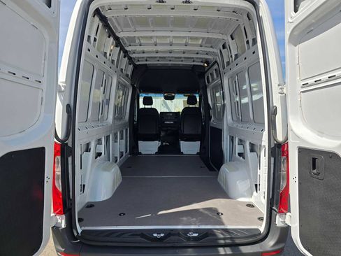 Used 2023 Mercedes-Benz Sprinter 1500 image 30