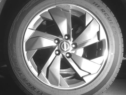 Used 2025 Nissan Rogue SV image 14