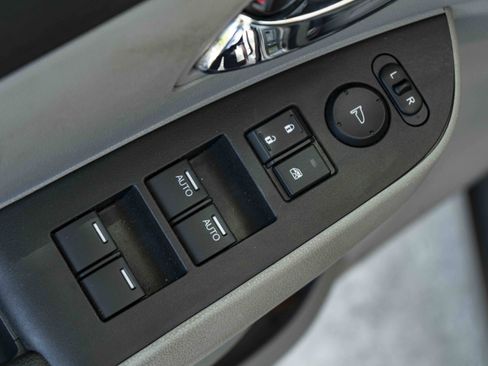 Used 2016 Honda Odyssey EX-L image 38
