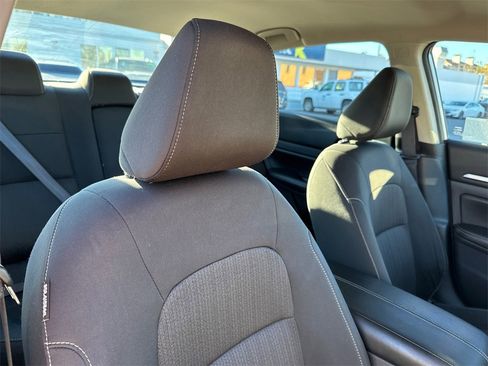 Used 2023 Nissan Altima 2.5 SV image 14