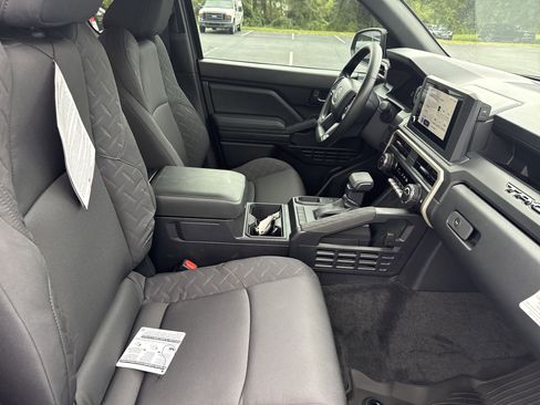 Used 2025 Toyota Tacoma SR image 28