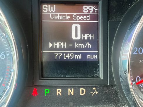 Used 2016 Chrysler Town & Country Touring w/ Driver Convenience Group FWD image 8