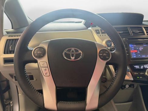 Used 2013 Toyota Prius V Five FWD image 13
