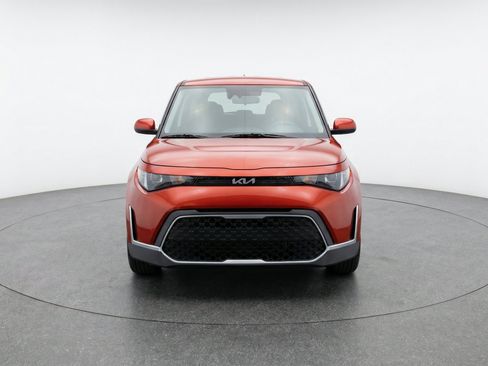 Used 2025 Kia Soul LX w/ LX Technology Package FWD image 2