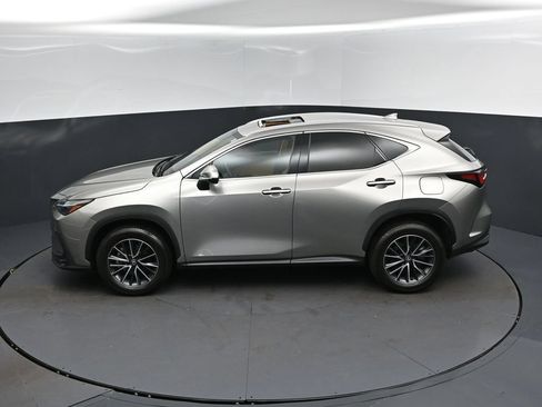 Used 2025 Lexus NX 250 FWD w/ Towing Package (2000 Lbs) image 32