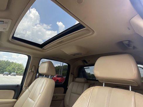 Used 2008 Chevrolet Avalanche LTZ w/ LTZ Preferred Equipment Group AWD/4WD image 17