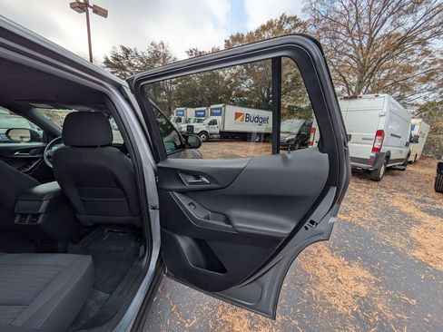 Used 2025 Chevrolet Equinox LT image 25