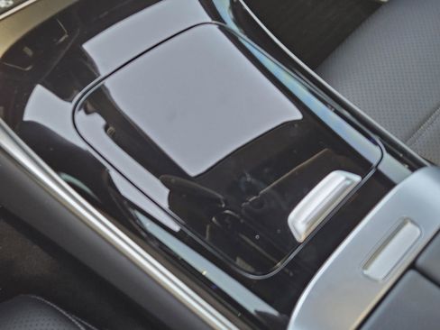 Certified 2026 Mercedes-Benz GLC 300 image 18