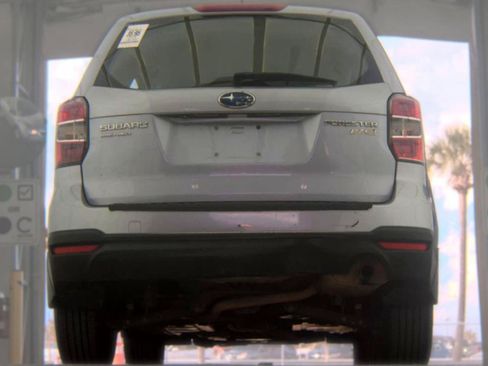 Used 2015 Subaru Forester 2.5i AWD/4WD image 7
