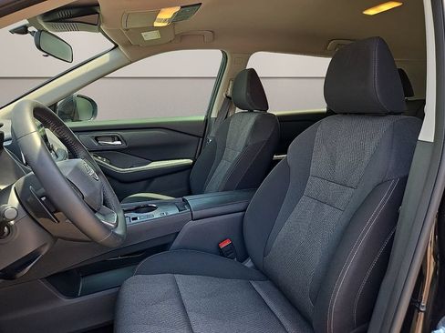 Used 2025 Nissan Rogue SV FWD image 13