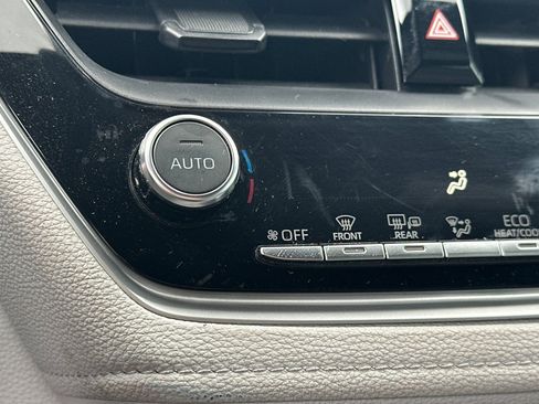 Used 2024 Toyota Corolla SE image 29