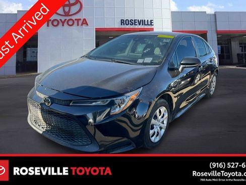 Used 2022 Toyota Corolla LE FWD image 1