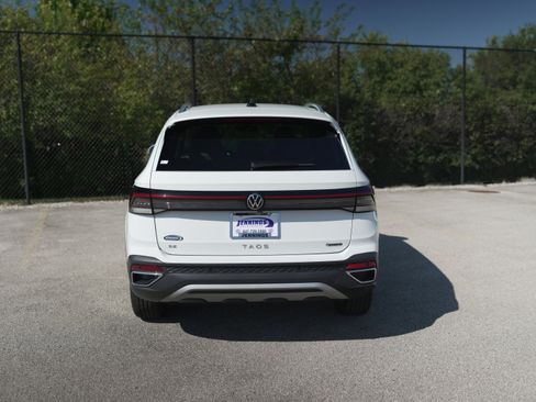 New 2025 Volkswagen Taos SE image 6