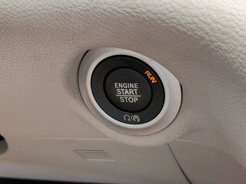 Used 2019 Chrysler Pacifica Touring-L Plus w/ Advanced Safetytec Group FWD image 30