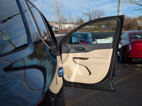 Used 2022 GMC Acadia Denali w/ Denali Ultimate Package image 54