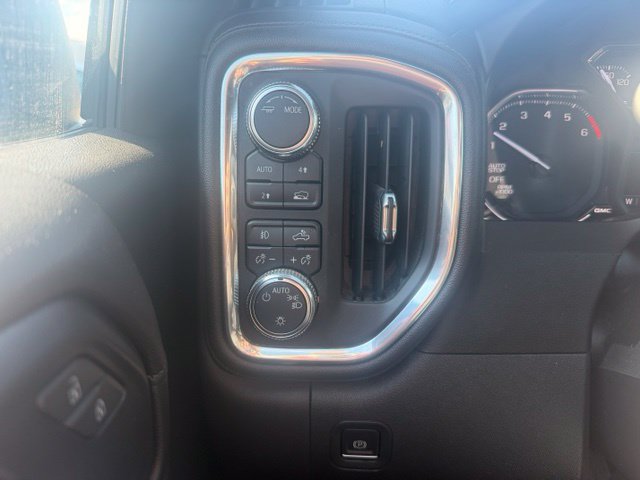 Used 2021 GMC Sierra 1500 Elevation w/ LPO, Elevation Black Package AWD/4WD image 15