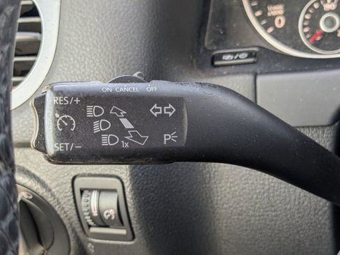 Used 2016 Volkswagen Tiguan S image 6