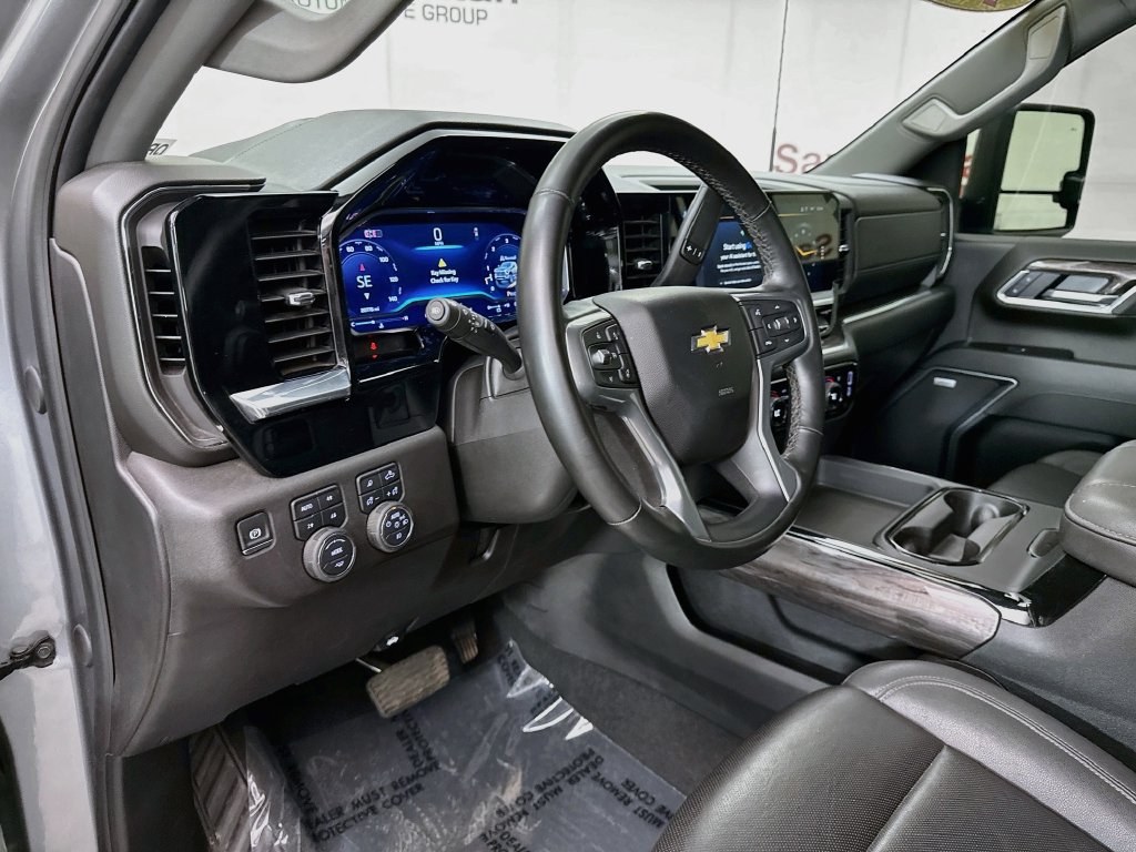 Used 2025 Chevrolet Silverado 3500 LTZ w/ LTZ Plus Package AWD/4WD image 10