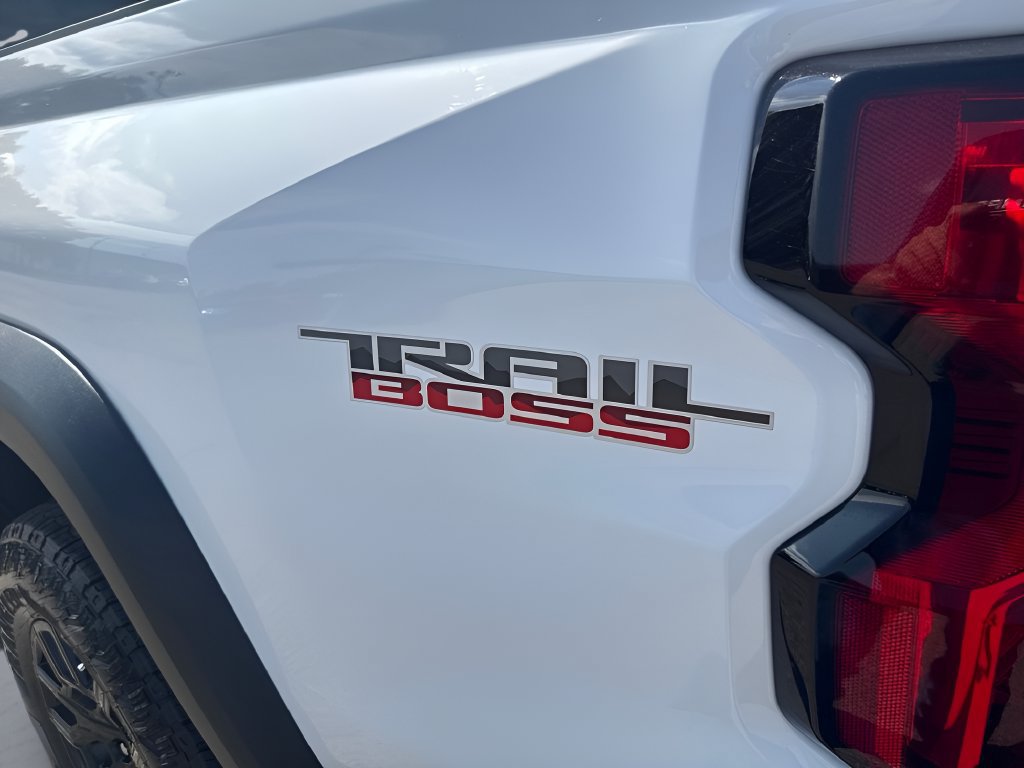 New 2026 Chevrolet Colorado Trail Boss AWD/4WD image 33