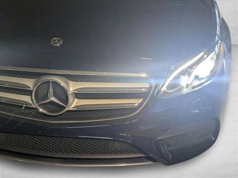 Used 2018 Mercedes-Benz E 300 image 9