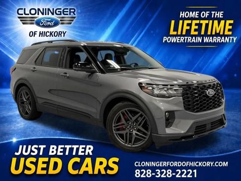 Used 2025 Ford Explorer ST AWD/4WD image 1