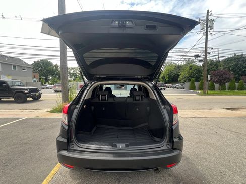 Used 2022 Honda HR-V EX image 9