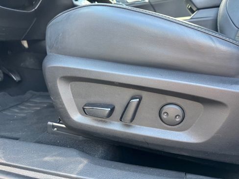 Used 2022 Mitsubishi Outlander SE image 16