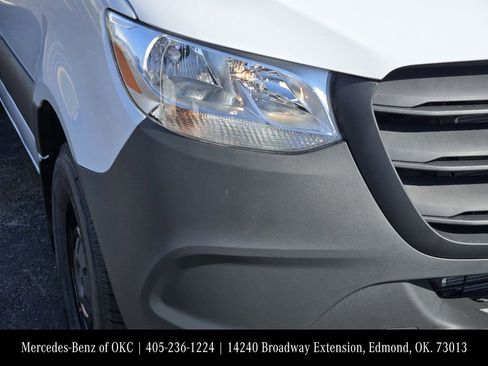 Used 2025 Mercedes-Benz Sprinter 2500 image 6