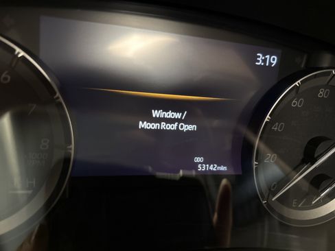 Used 2021 Toyota Highlander XLE image 5