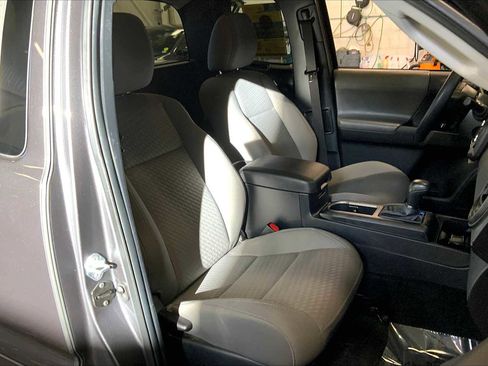Used 2022 Toyota Tacoma SR image 7