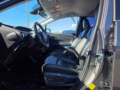 Used 2020 Toyota Prius Prime Limited image 14