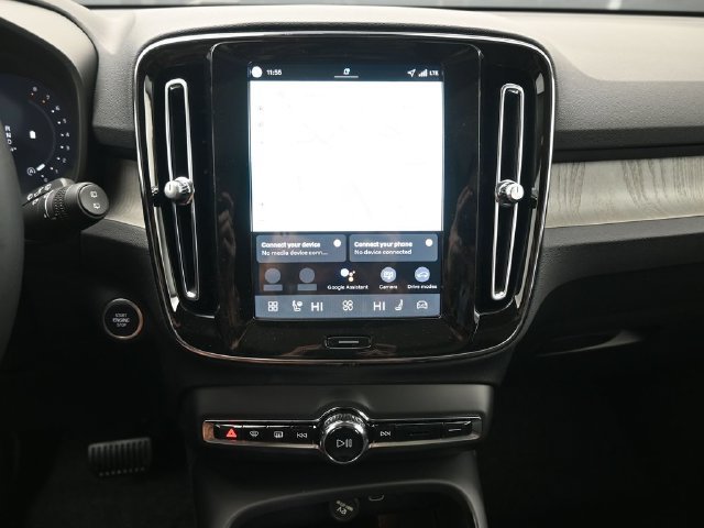 New 2026 Volvo XC40 B5 Plus w/ Protection Package Premier AWD/4WD image 12
