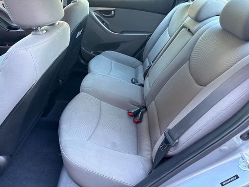 Used 2015 Hyundai Elantra SE FWD image 10