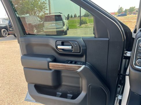 Used 2020 Chevrolet Silverado 1500 LT w/ All-Star Edition AWD/4WD image 18