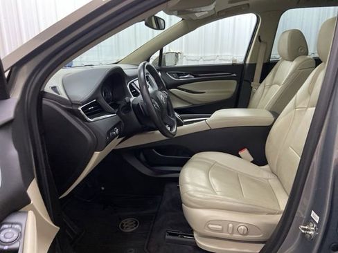 Used 2019 Buick Enclave Essence image 34