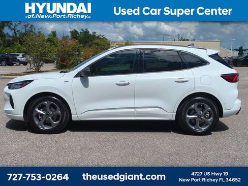 Used 2023 Ford Escape ST-Line w/ Tech Pack #1 FWD image 2