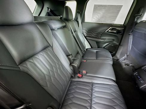 New 2026 Mitsubishi Outlander SEL FWD image 29