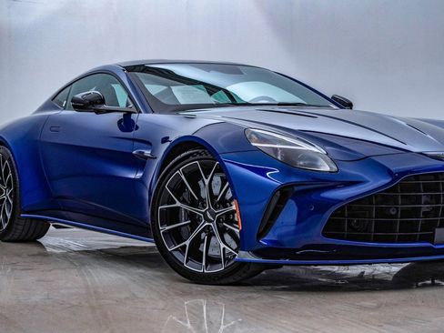 Used 2025 Aston Martin V8 Vantage Coupe image 2