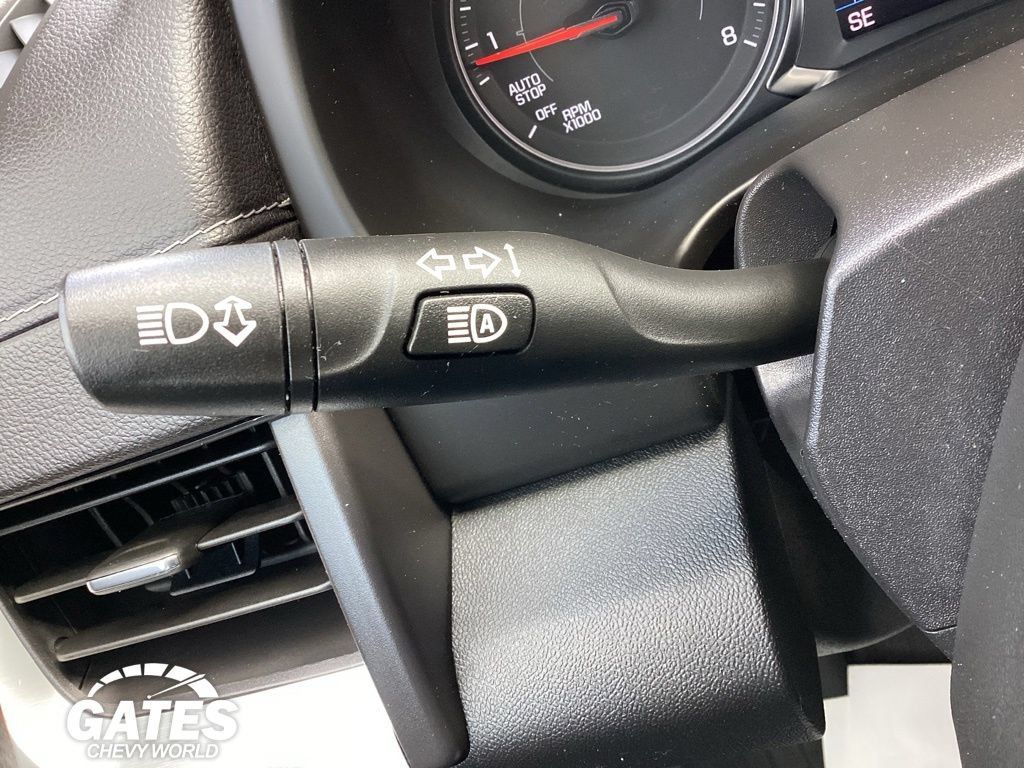 Used 2023 GMC Terrain SLE w/ Driver Convenience Package FWD image 25