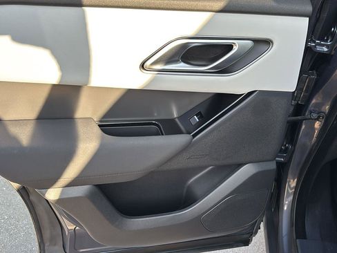 Used 2025 Land Rover Range Rover Velar Dynamic SE image 16