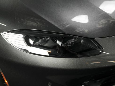 Used 2019 Aston Martin V8 Vantage Coupe RWD image 11