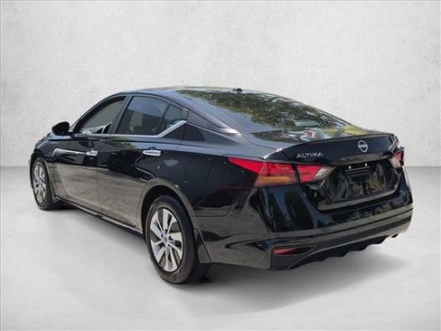 Certified 2025 Nissan Altima 2.5 S FWD image 8