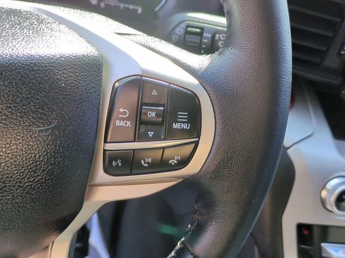 Used 2023 Ford Explorer XLT image 18